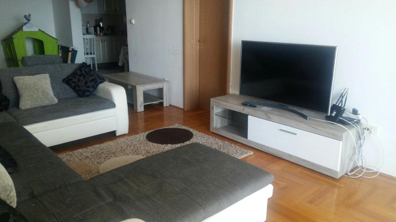 Zgrada Zvicer Seoce Budva