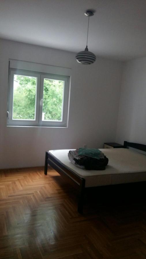 Apartment Zgrada Zvicer Seoce